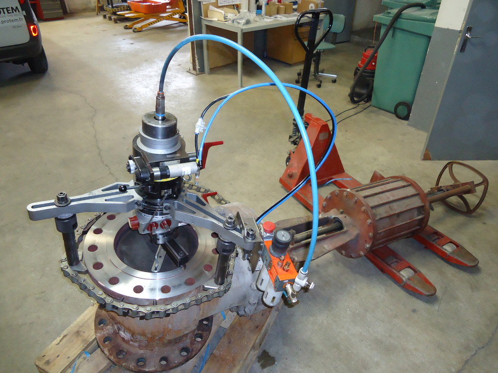 tu600_with-fc745-valve-machining_4.JPG